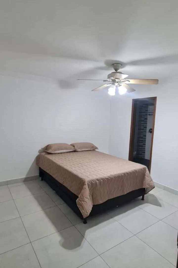 Apartamento En Estadio, Medellín 0*,  Colômbia